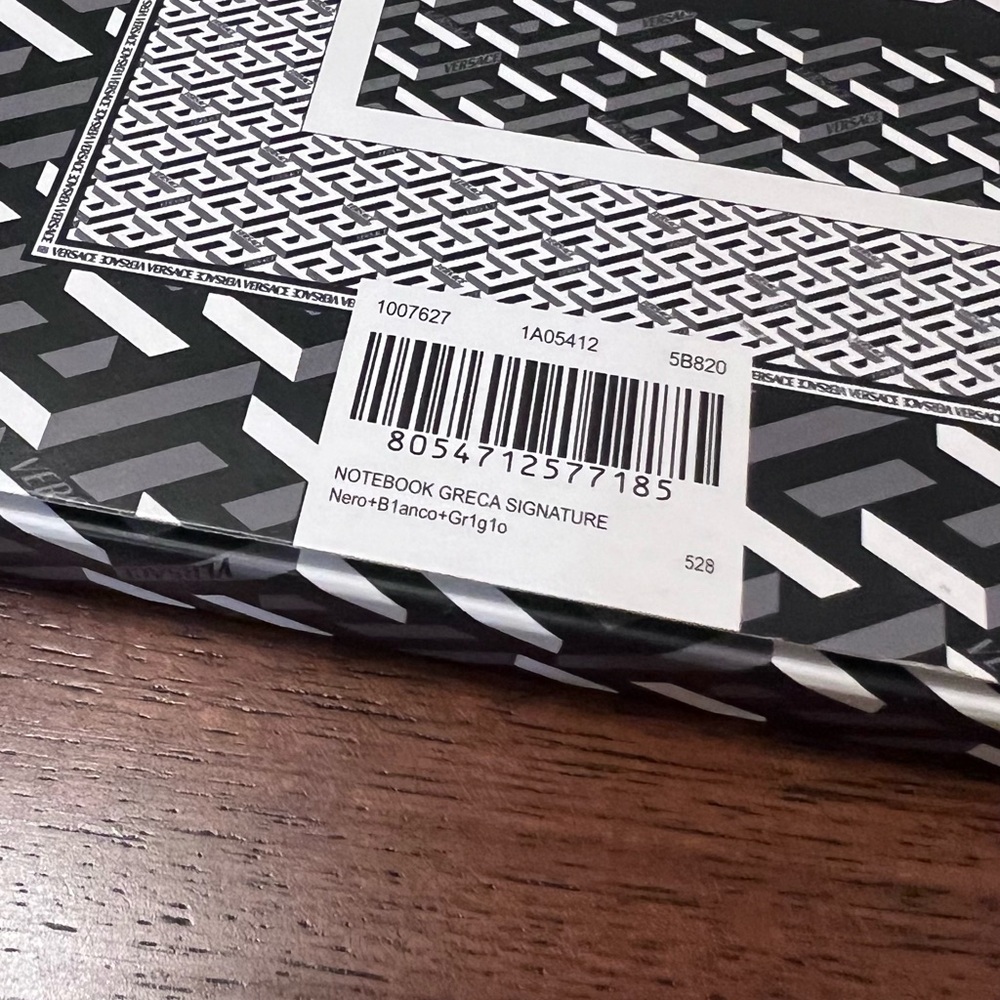 NEW VERSACE Signature Graphic Greca Print Black & White Notebook Table Decor - Picture 10 of 10